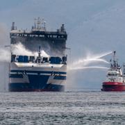 Det brandhärjade fartyget Euroferry Olympia. 