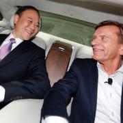 geely-chefen Li Shufu och Volvo Cars vd Håkan Samuelsson. Arkivbild.