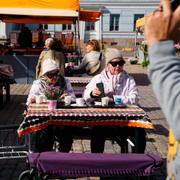 Folkliv i Helsingfors.