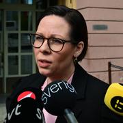 Utrikesminister Maria Malmer Stenergard (M) utanför utrikesdepartementet efter morgonens möte.