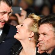 Skådespelarna Claes Bang, Elisabeth Moss och Terry Notary på röda mattan i Cannes.