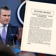 Försvarsminister Pete Hegseth och utdrag från det senaste ufo-släppet.