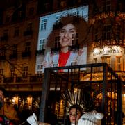 Ett fackeltåg till stöd för Narges Mohammadi i Oslo i samband med att hon tilldelades Nobels fredspris 2023. Arkivbild.