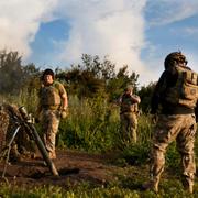 Ukrainska soldater nära fronten i Donetsk.