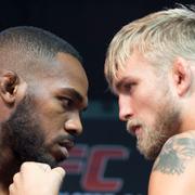 Arkivbild, Jon Jones och Alexander ”The Mauler” Gustafsson.