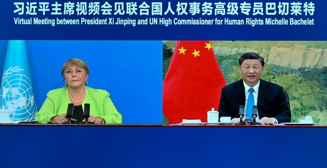 FN:s Michelle Bachelet och Kinas ledare Xi Jinping i videosamtal. Yue Yuewei / AP