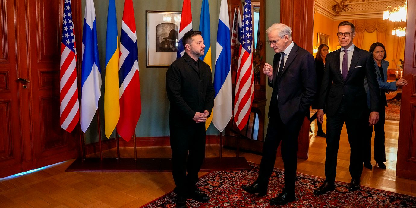 Volodymyr Zelenskyj i Oslo på tisdagen, i samtal med Jonas Gahr Støre.