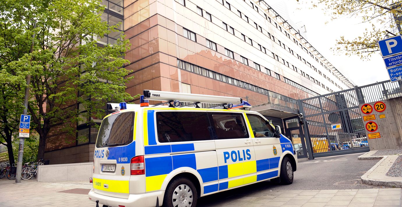 Styrelseproffset uppges sitta häktad på Kronobergshäktet.