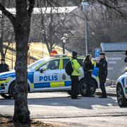 Polisen på plats vid skolan.