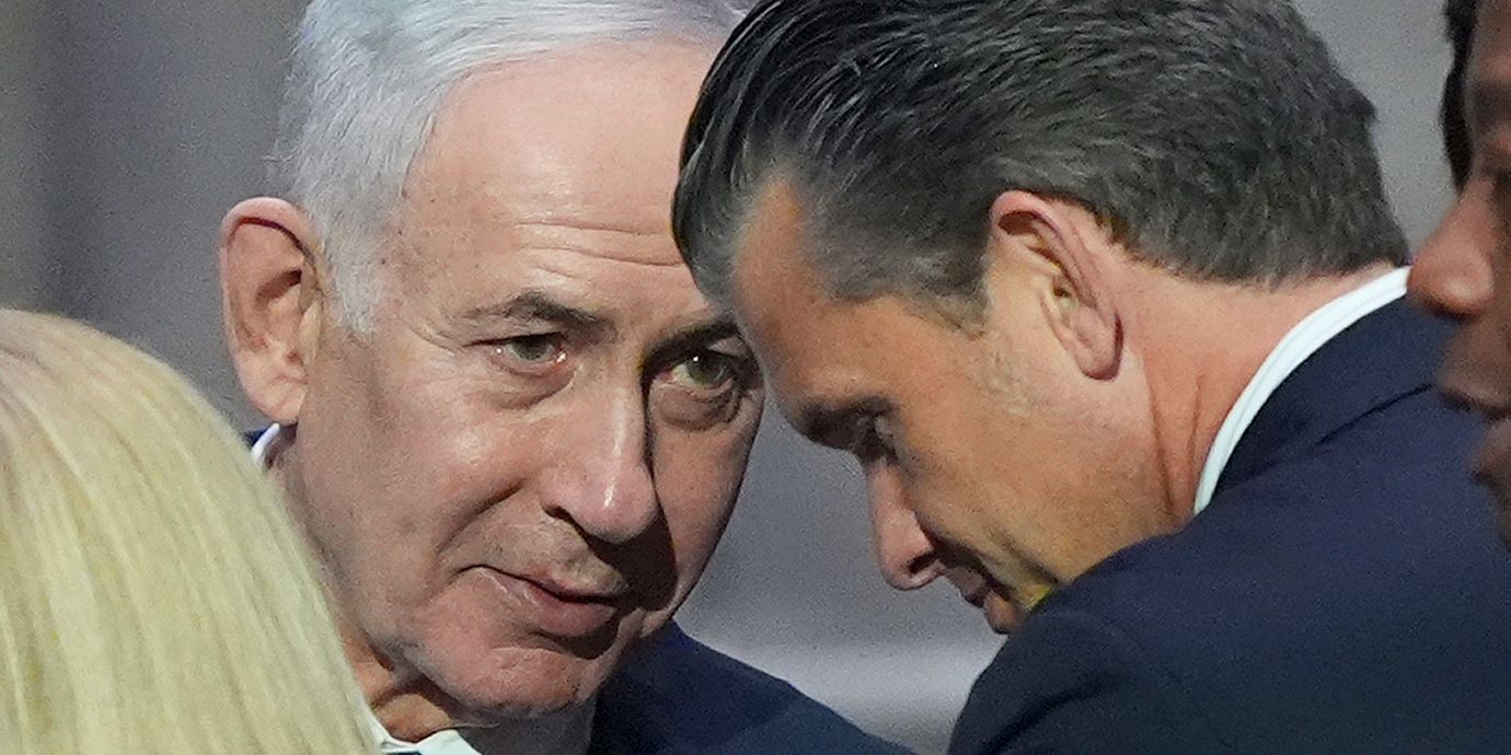 Benjamin Netanyahu och Pete Hegseth.