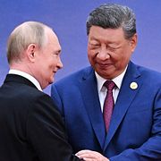 Ryska presidenten Vladimir Putin och Kinas president Xi Jinping vid ett  tidigare besök.