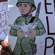 Protester mot att soldaterna åttalas