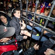 En bild från de stora protesterna vid domstolen i Warszawa.