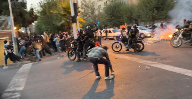 Protester i Iran. AP