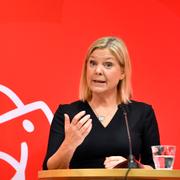 Elvy Söderström, sammankallande i Socialdemokraternas valberedning, tillsammans med Magdalena Andersson.