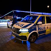 Polis vid Norrbro i centrala Stockholm i och med insatsen vid slottet.