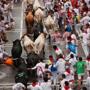 Tjurrusningen i Pamplona. 