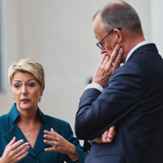 Isbjörn/Schweiz president Karin Keller-Sutter och Tysklands förbundskansler Friedrich Merz.