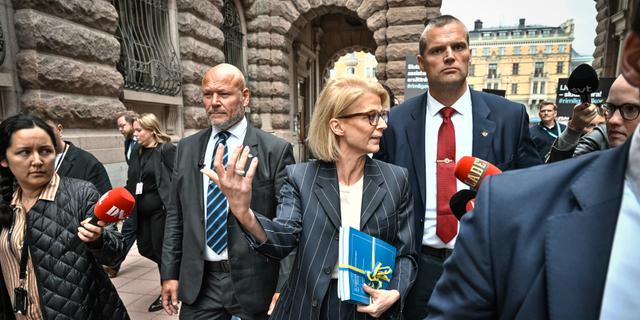 Finansministern Lämnar Budgetbesked: ”Fortsatt Ekonomisk Vinter I Sverige”