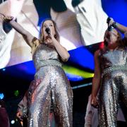 Sarah Dawn Finer, Frida Öhrn och Linda Bengtzing under premiären av Diggiloo-turnén.