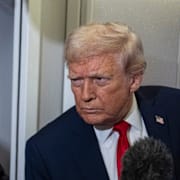 Donald Trump ombord på Air Force One.