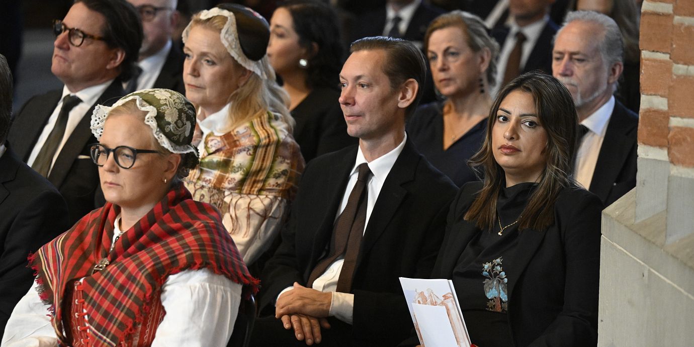 Elisabeth Thand Ringqvist (C), Martin Westergren och Nooshi Dadgostar (V) vid gudstjänsten i Storkyrkan.