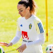  Kosovare Asllani under träning efter en landslagsmatch. 