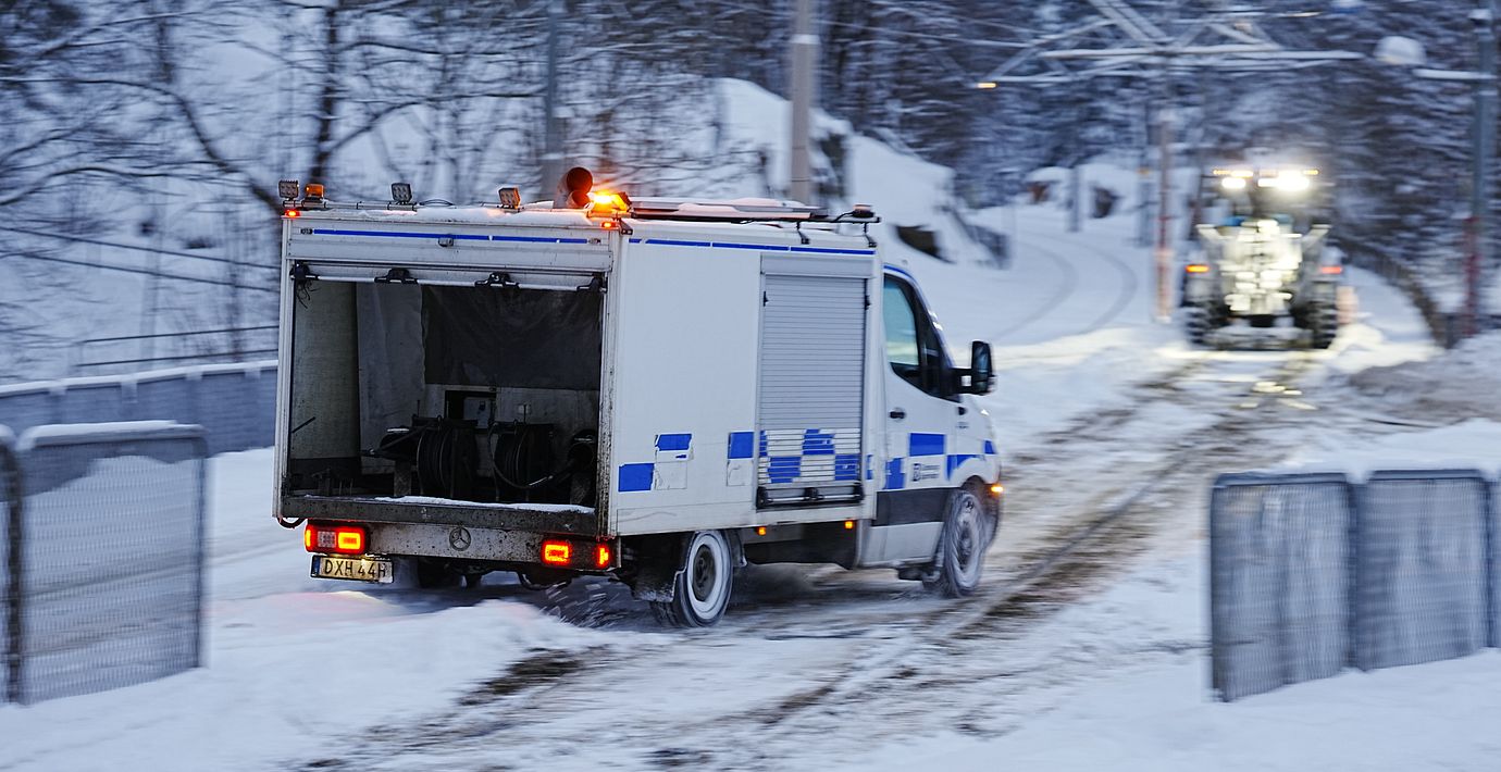 Snöröjning vid Marklandsgatan.
