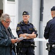 Polis på plats efter att en man skjutits till döds vid Dalaplan i Malmö på söndagseftermiddagen.