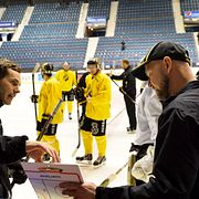 AIK:s tränare Daniel Rudslätt och Mattias Norström.