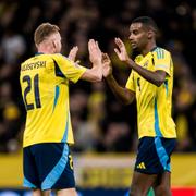 Jesper Karlström, Dejan Kulusevski och Alexander Isak, 19 november. 