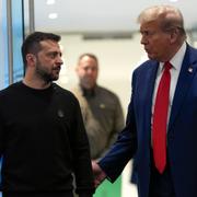 Ukrainas Volodymyr Zelenskyj och Donald Trump vid ett tidigare möte. 