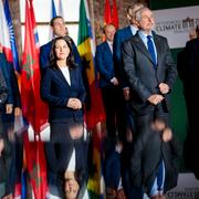 COP30-chefen André Correa do Lago längst till höger.