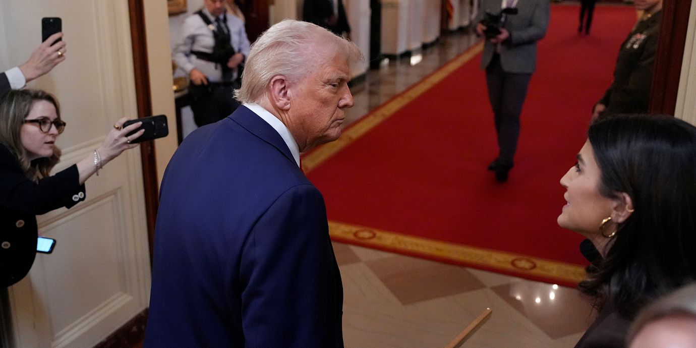 Arkivbild på Trump och CNN:s ankare Kaitlan Collins.