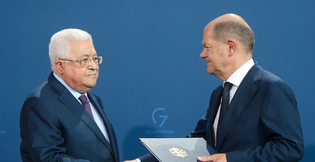 Mahmoud Abbas och Olaf Scholz. Wolfgang Kumm / AP