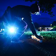 Sörjande samlades i närheten av skolan i Fagersta under fredagen.