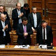 Den grekiska premiärministern Antonis Samaras och lagstiftare i Grekland.