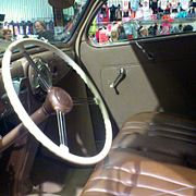 En Lincoln Zephyr visas upp på motormässan i Jönköping. Arkivbild.