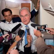 USA:s sjukvårdsminister Tom Price ombord på Airforce One. Arkivbild.