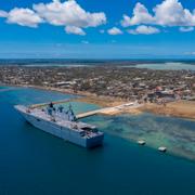 HMAS Adelaide i Nuku'alofa, Tonga 27 januari