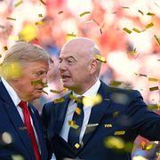 Donald Trump och Gianni Infantino efter VM-finalen mellan Spanien och Argentina, 19 juli 2026.