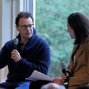 Dario Amodei, vd för Anthropic (i mitten).