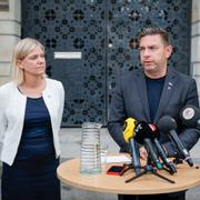 Statsminister Magdalena Andersson (S) och ordföranden i Eskilstunas kommunstyrelse Jimmy Jansson (S).