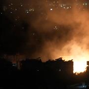 Brand efter ett israeliskt luftanfall mot Beirut, Libanon, den 7 oktober 2024. 