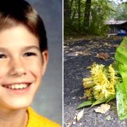 Jacob Wetterling. En blombukett har lagts ned vid föräldrarnas hus i Minnesota