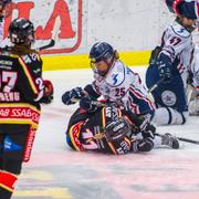 Det var hårda känslor på flera håll under matchen. 