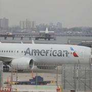 Arkivbild: Ett American Airlines Boeing 737 Max-plan på LaGuardia-flygplatsen i New York.