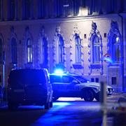 Arkivbild: Polis och räddningstjänst larmades till Judiska församlingen i Göteborg i december 2017, sedan flera personer setts kasta brinnande föremål mot synagogan. 