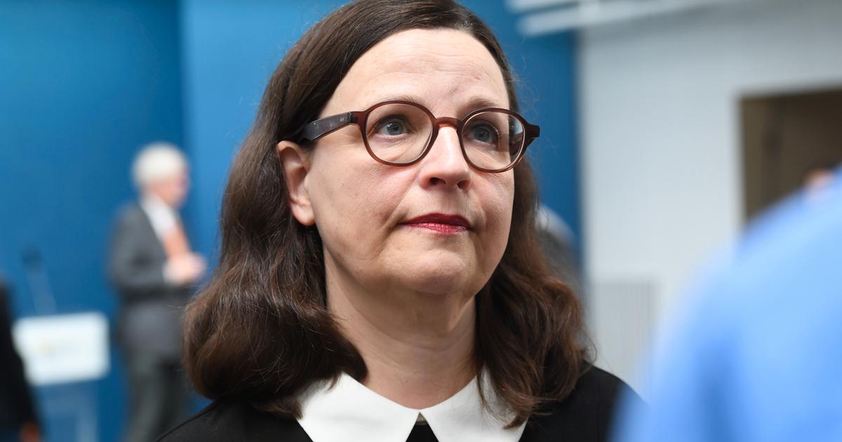 Anna Ekström Oklart när gymnasier kan öppna igen