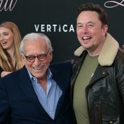 Nelson Peltz med Elon Musk. Arkivbild.